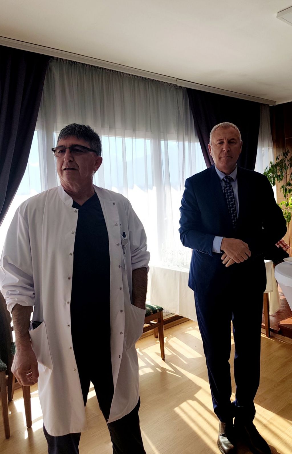 В празника на лекарите болницата в Разлог получи дарение на нов съвременен ехографски апарат 5